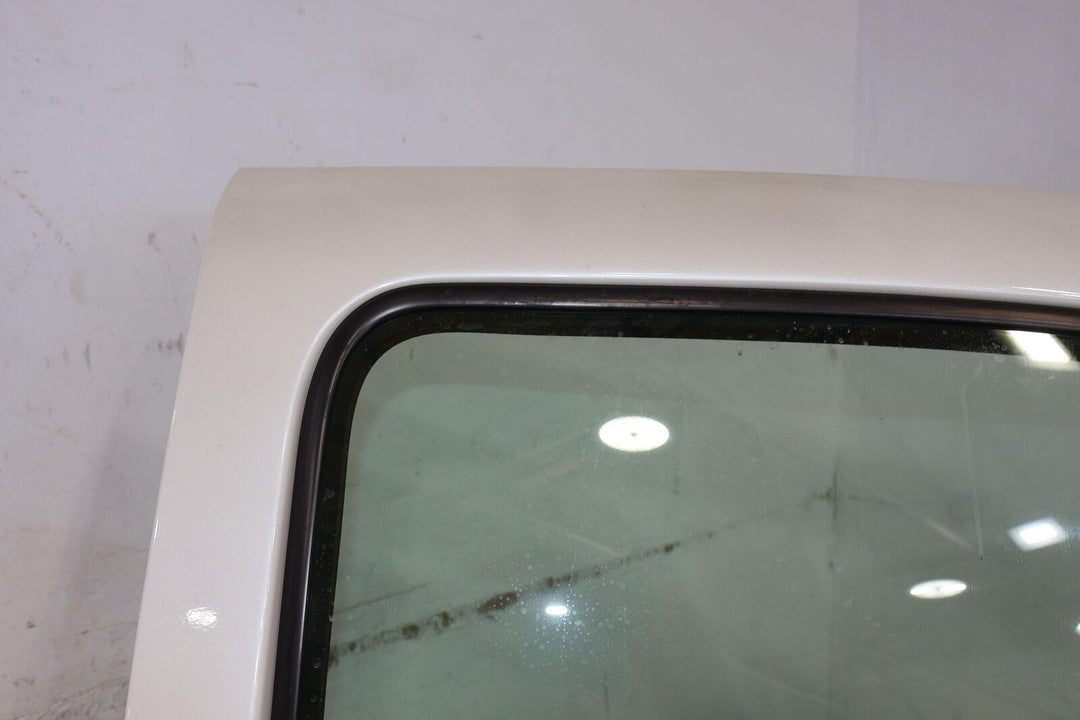 02-06 Cadillac Escalade Front Right RH Door W/Glass (White Diamond 98U) Short WB