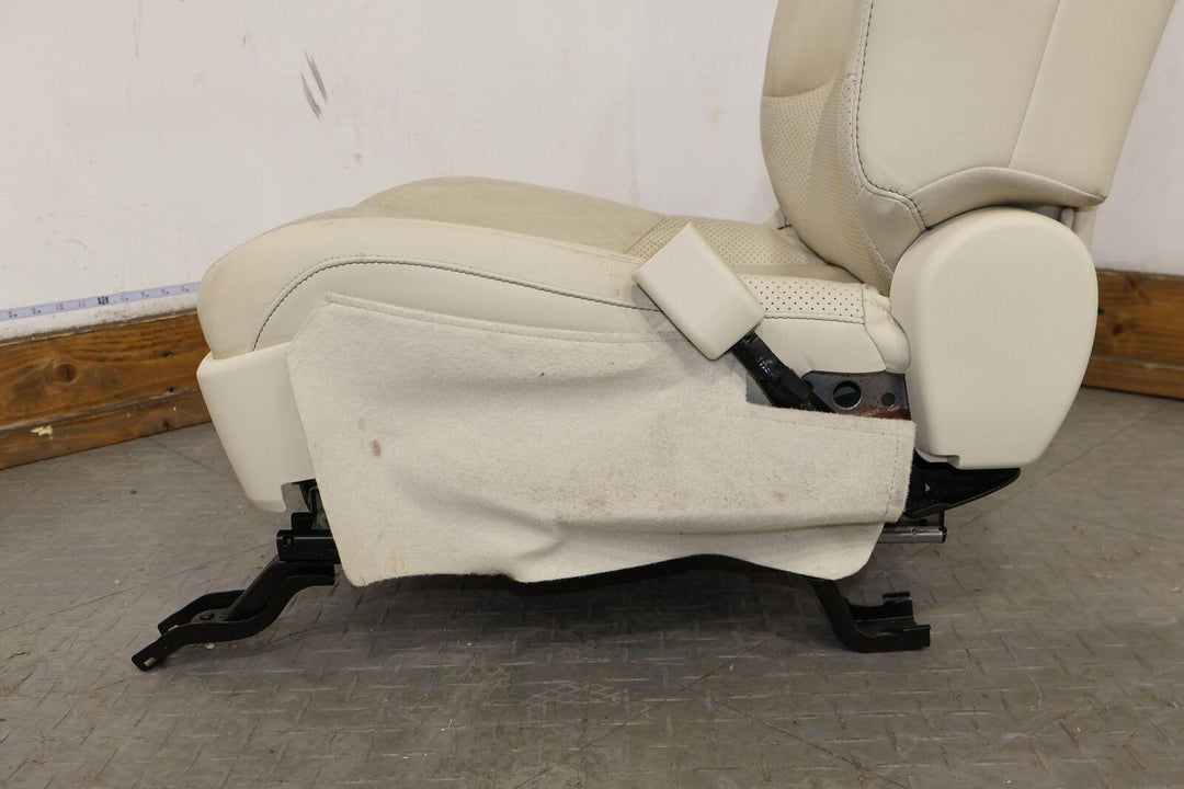 10-13 Lexus GX460 Front Right Leather Heated/Vented Bucket Seat (Ecru 00) Tested