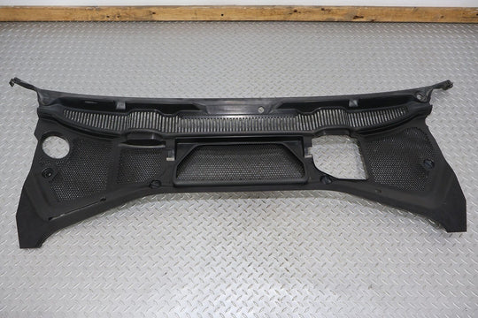 04-12 Bentley Continental GT GTC Front Center Cowl Vent Panel Black Broken Latch