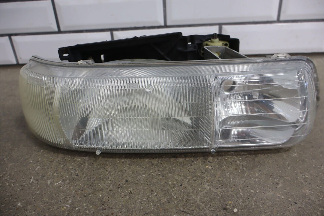 00-06 Chevy Suburban / Tahoe OEM Front Grille with Headlights / Turn Signals