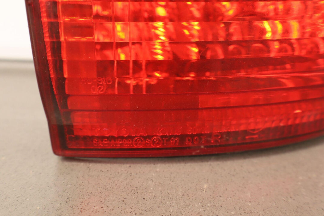 99-02 Toyota Land Cruiser Left Driver Inner (Quarter Panel Mounted) Tail Light