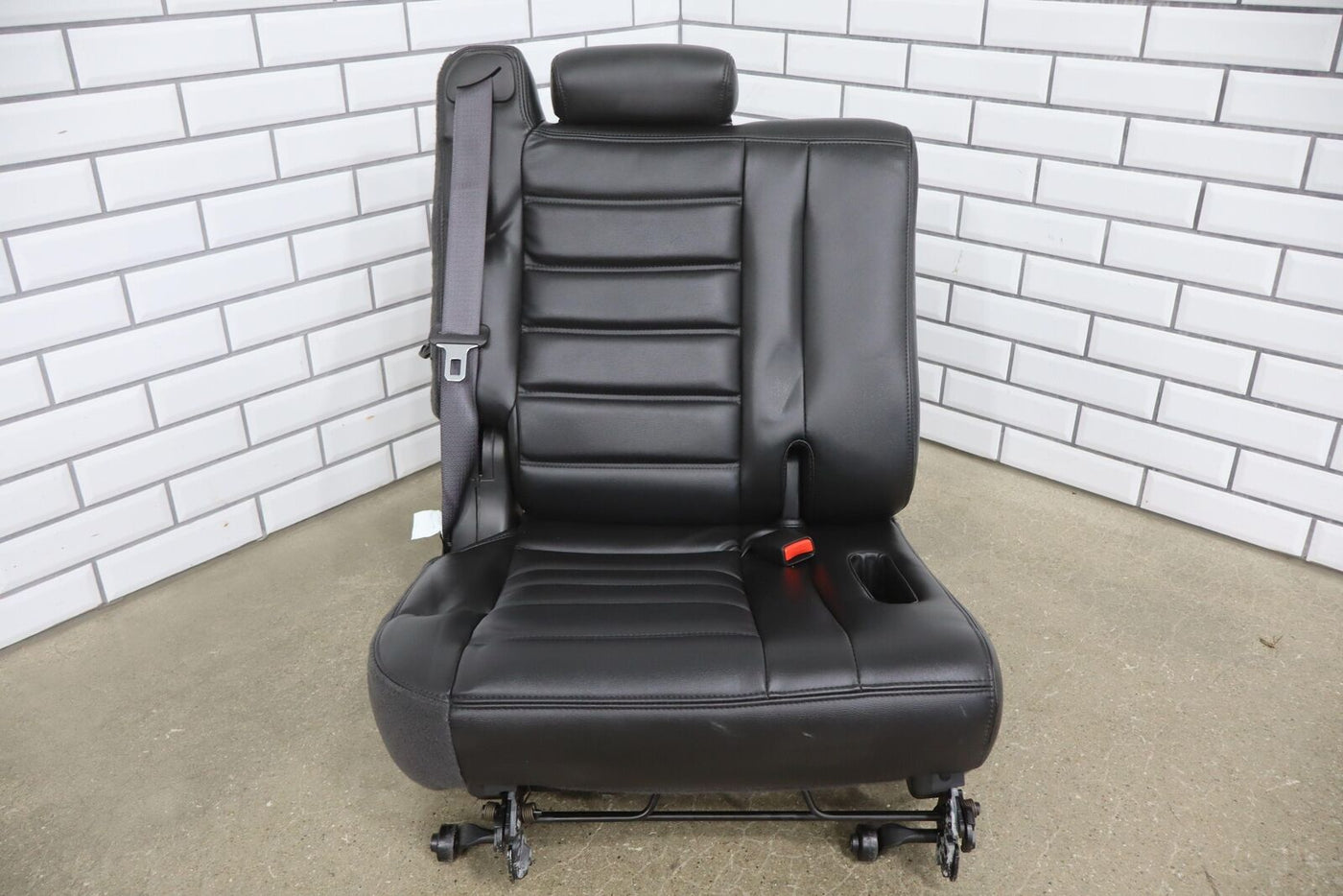 03-07 RH Right Passenger Hummer H2 OEM 3rd Row Leather Seat (Ebony 482)