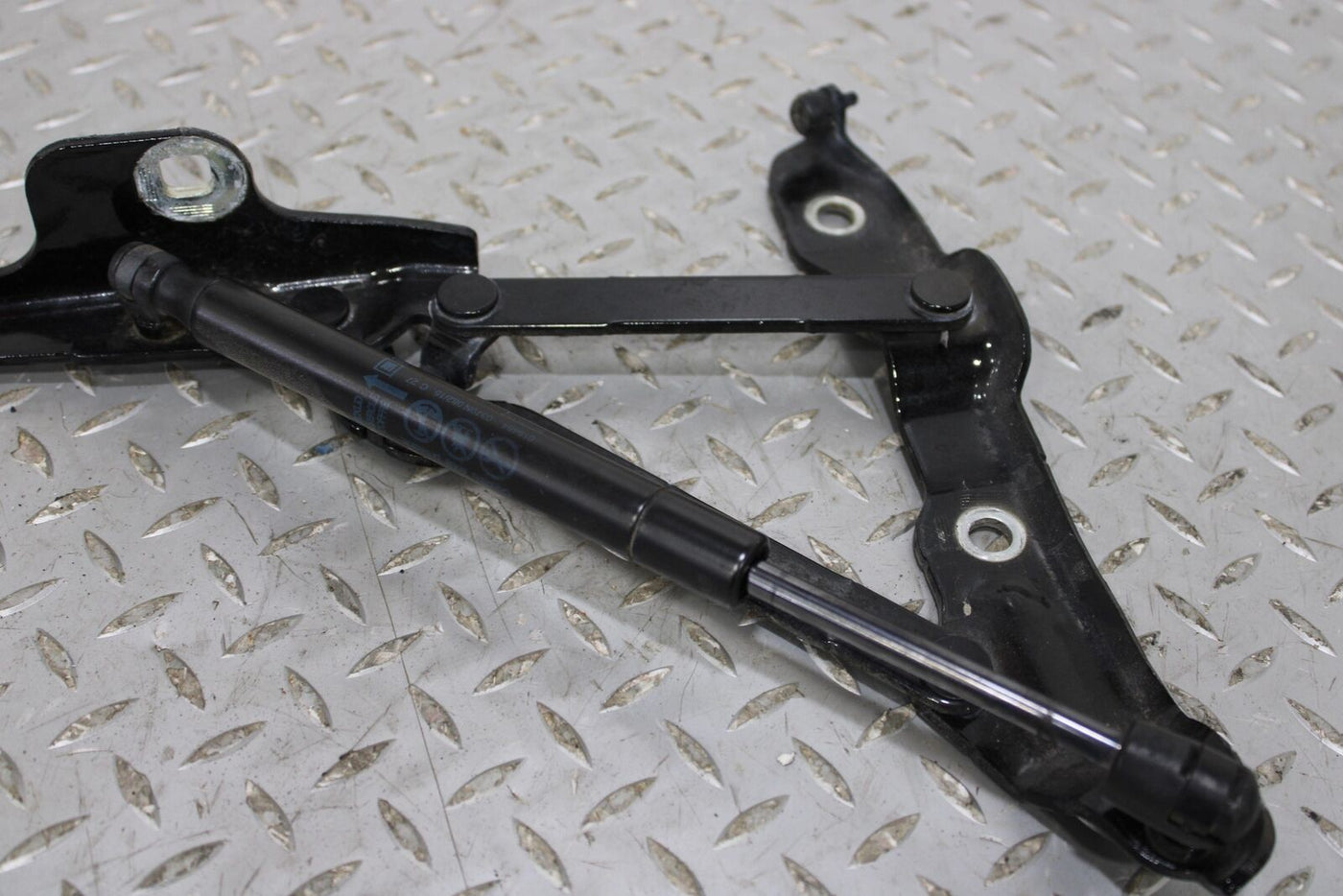 10-15 Chevy Camaro Pair LH & RH Decklid/Trunk Hinges Coupe (Black GBA)