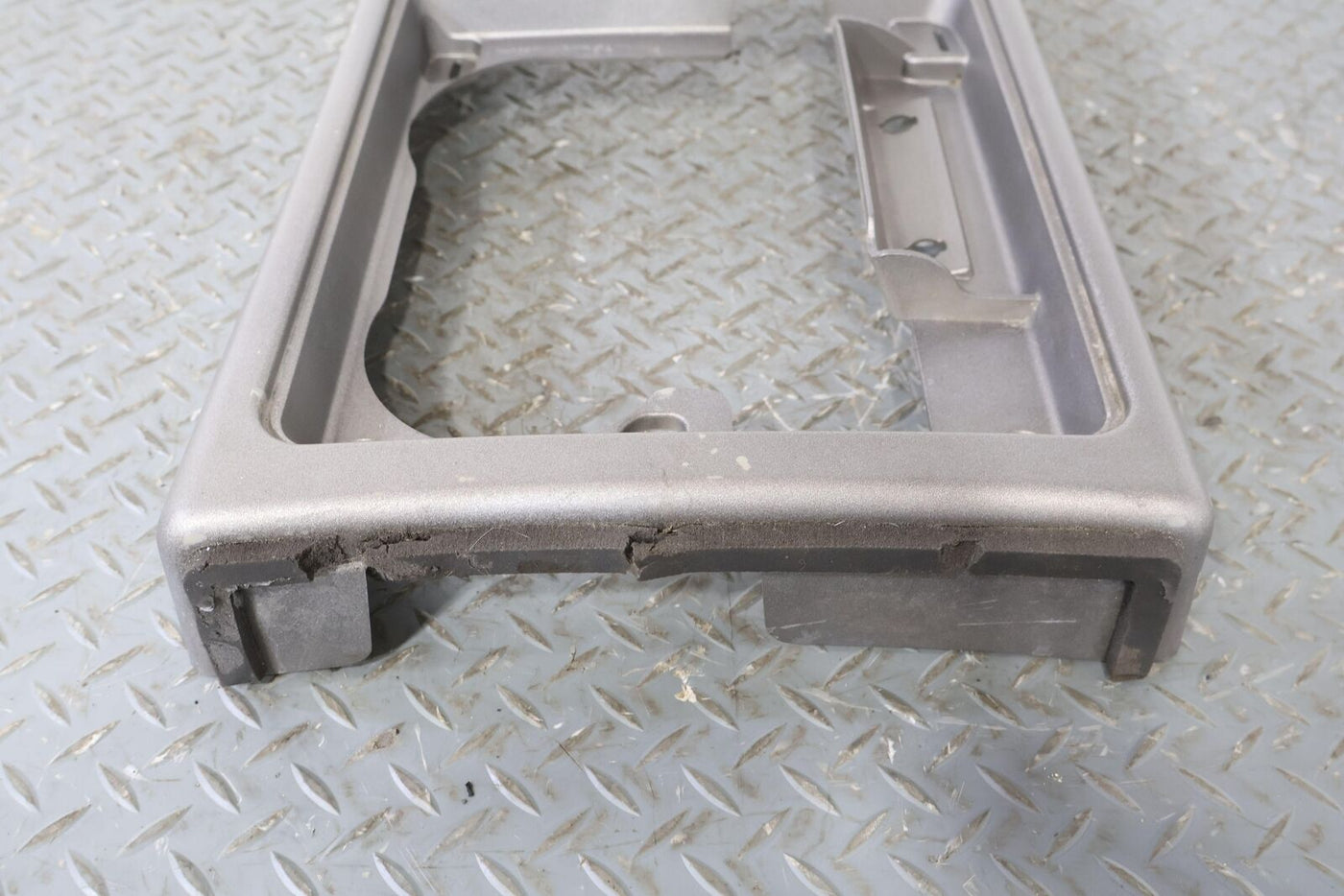 03-07 Hummer H2 Center Console Top Trim Panel Cover Arm Rest Surround OEM