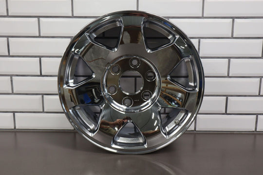 2002-2006 Cadillac Escalade 17x7.5 OEM 7Spoke Chrome Wheel (Corrosion In Barrel)