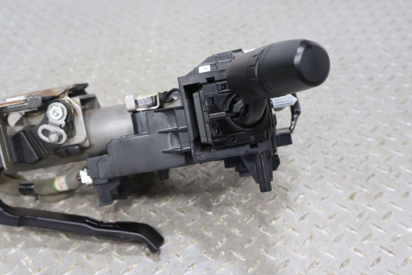 17-19 Fiat 124 Spider Steering COlumn W/ COmbo Switches (Plug Damage) See Photos