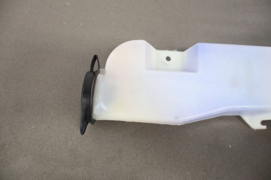 99-06 GMC Sierra 2500HD Windshield Washer Fluid Reservoir W/ Pump & Lid