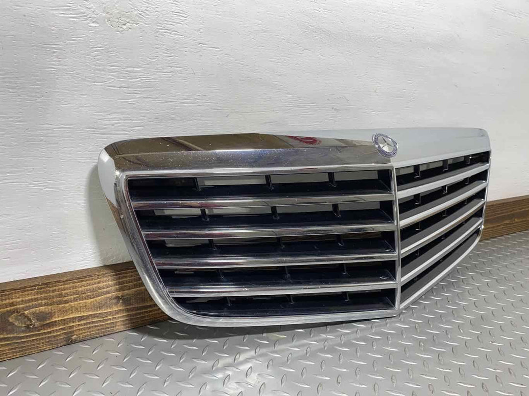 03-09 Mercedes E350 W211 Front Chrome Upper Grille OEM (Chrome) See Notes