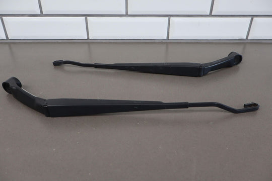 03-09 Lexus GX470 OEM Pair LH&RH Wiper Arms W/O Blades Weathered