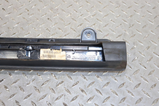 00-06 Tahoe/Yukon/Suburban XL LED 3rd Brake Light (15170955) Tested