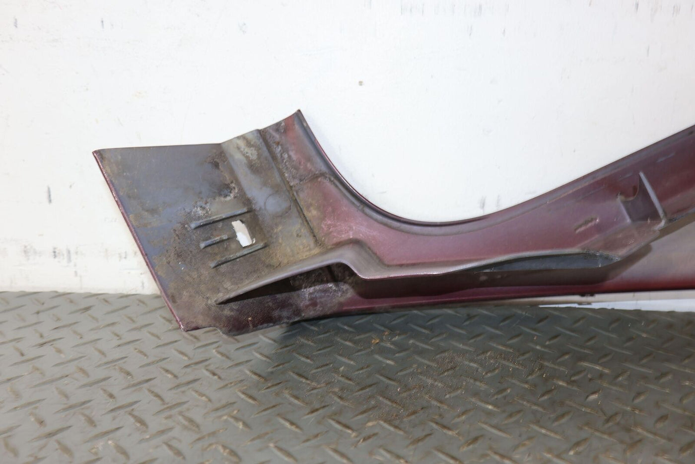 03-09 Hummer H2 OEM Front Left LH Driver Fender (Twilight Maroon 49U) See Notes