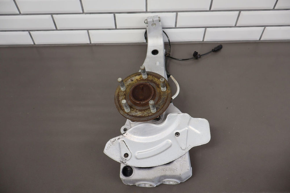 2012-2015 Tesla Model S AWD Front Right RH Spindle Knuckle WHub & Sensor (117K)