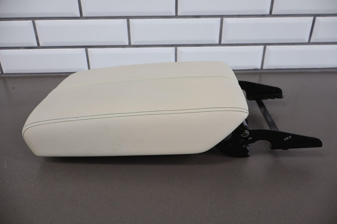 14-23 Lexus GX460 Interior Center Console Lid / Armrests (Ecru LA00) See Photos