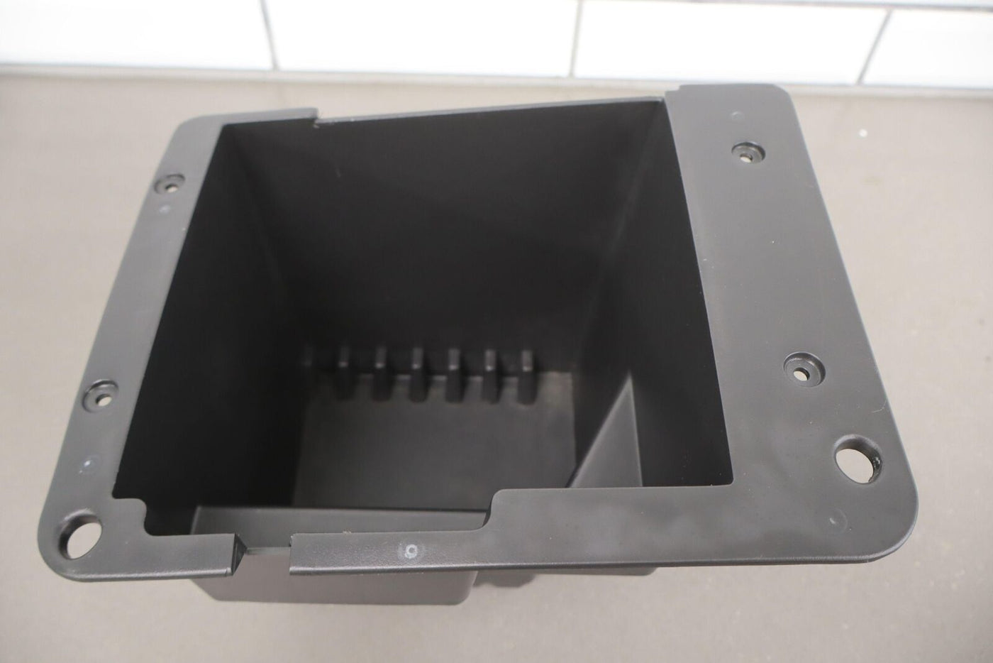 03-07 Hummer H2 Center Floor Console Cubby Insert (Black) OEM