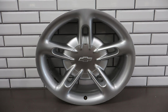 03-06 Chevy SSR Single (1) Front 19x8 Wheel Sterling Silver (Opt 73P)