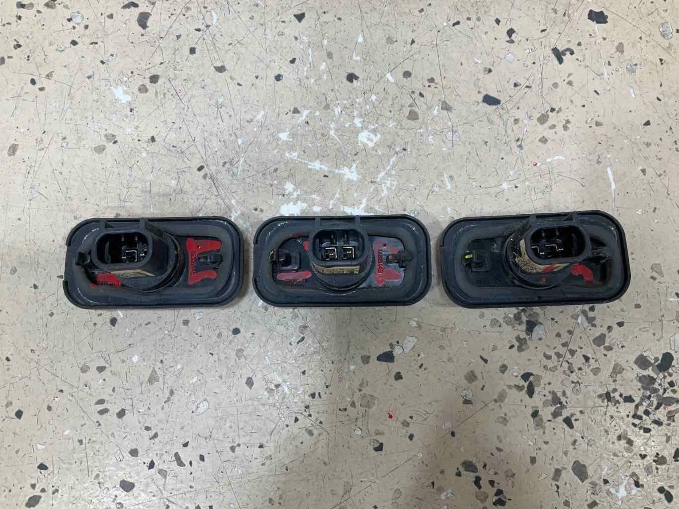 03-07 Hummer H2 Rear Hatch Mounted Marker / Clearance Lights (Red) See Notes