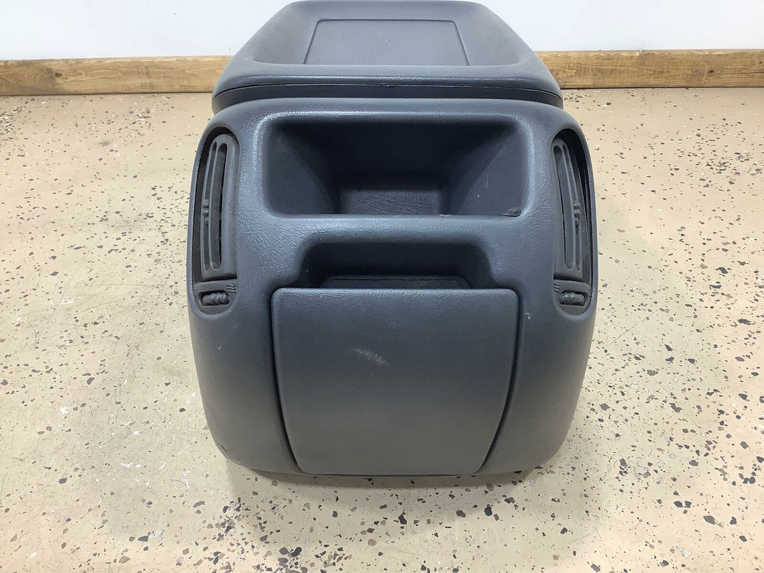 02 Chevy Avalanche Floor Console W/ Lid & Cupholder (Graphite 12I) See Notes