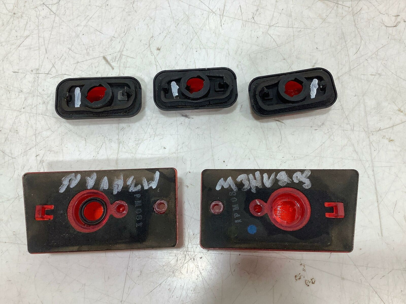 03-09 Hummer H2 OEM Rear Marker Light Set (5 Piece) Red