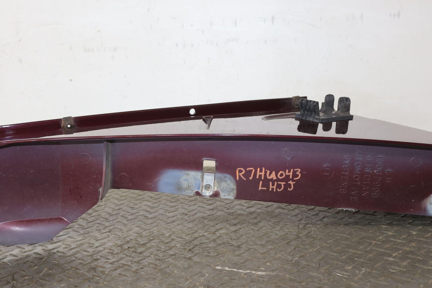 03-09 Hummer H2 OEM Front Left LH Driver Fender (Twilight Maroon 49U) See Notes