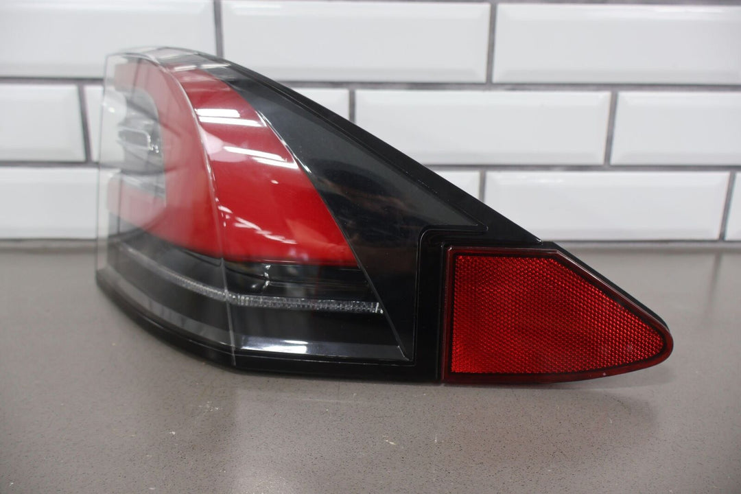 16-20 Telsa Model X Rear Right RH Outer Tail Light Lamp (1034333-00-A) Tested