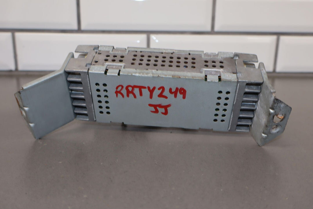 92-95 Toyota Land Cruiser OEM Radio Amplifier