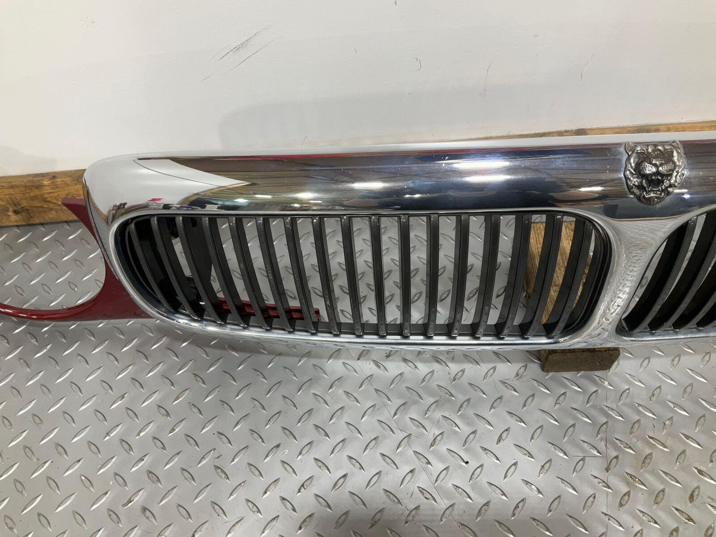 98-03 JAGUAR XJ8 Grille