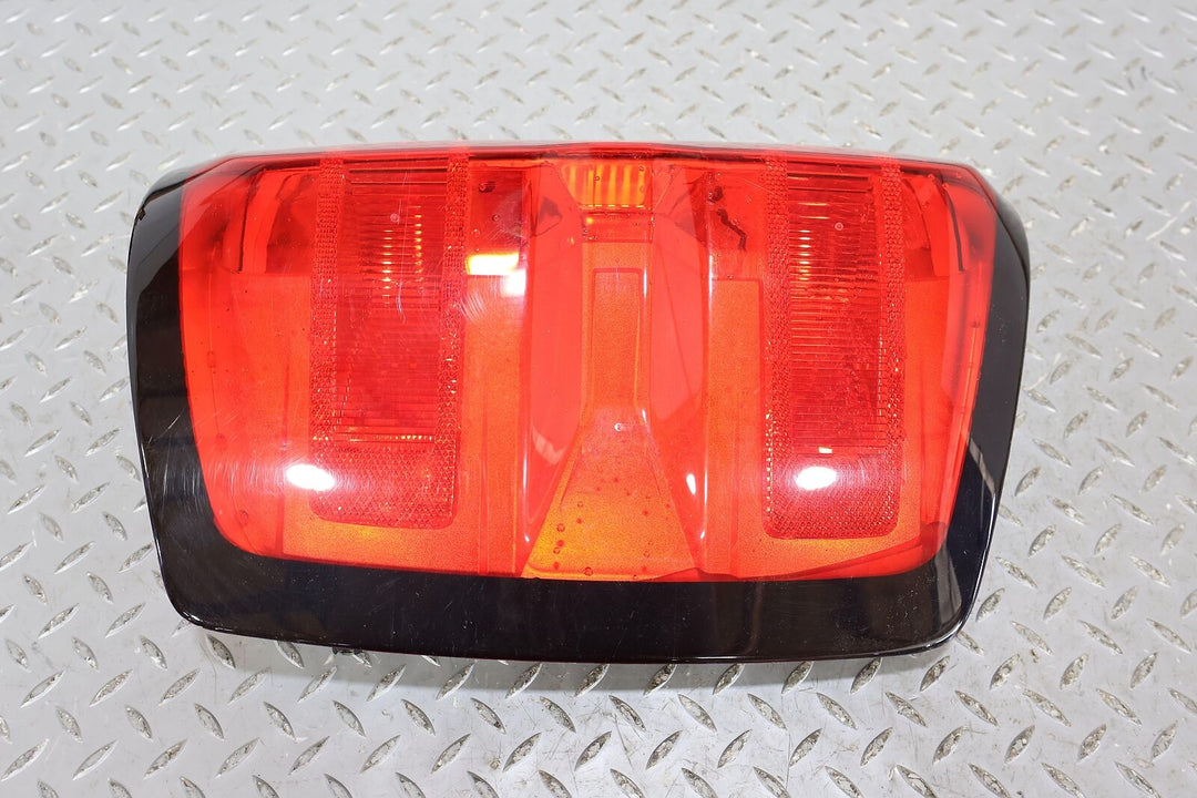 16-19 Chevy Silverado 1500 Crew Cab Right RH Tail Light Lamp (W/o LED) Tested