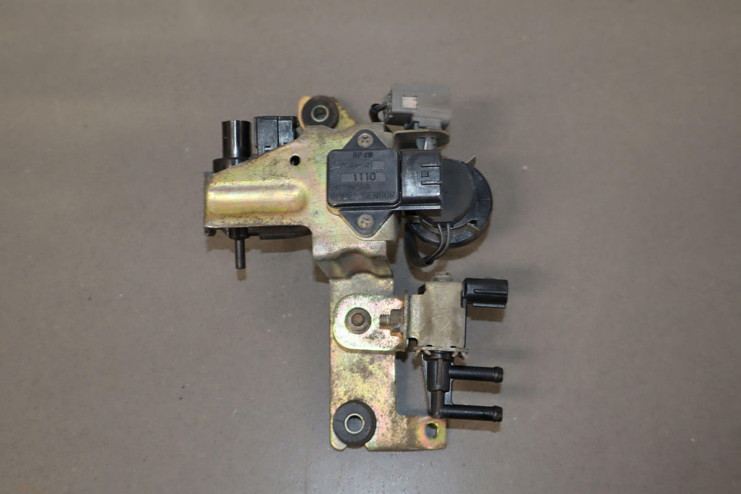 99-05 Mazda Miata OEM NB Hazard Flasher Button Switch Dash NB1 NB2 1999