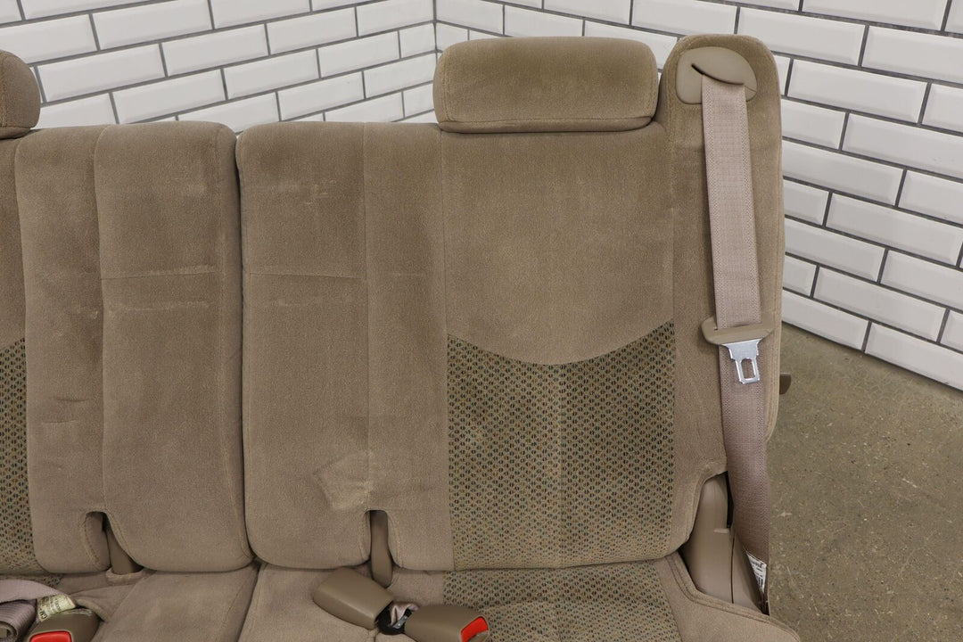 2001-2006 Chevy Tahoe/Yukon Cloth 3rd Row Seat (Neutral) See Photos