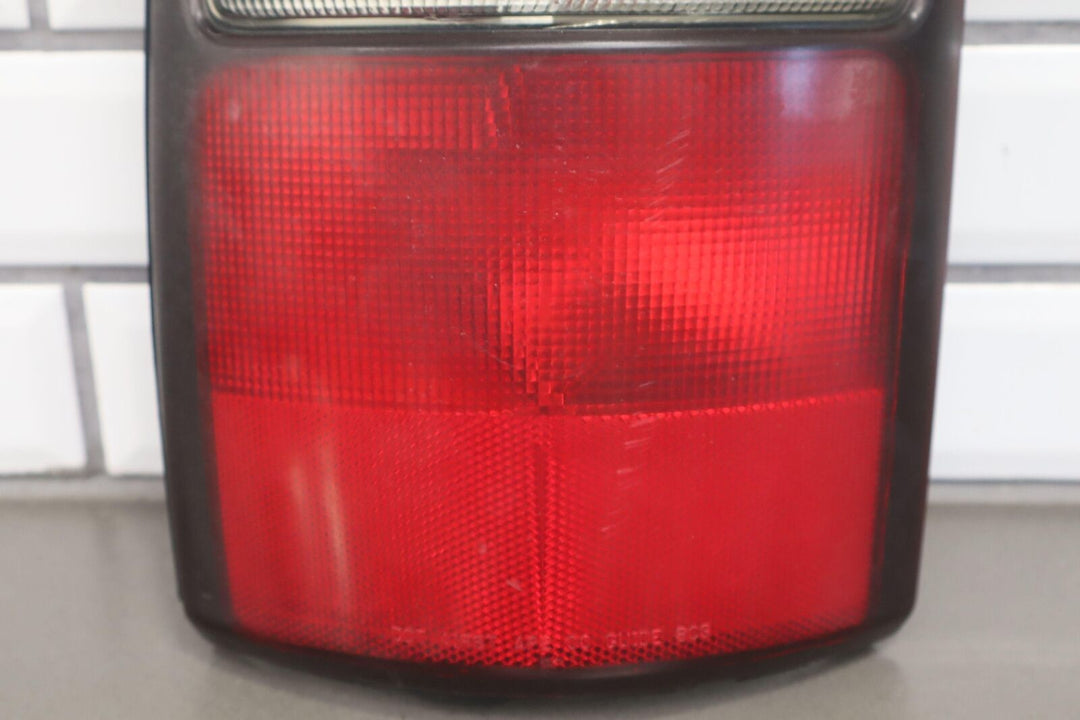 04-06 Chevy Tahoe / Suburban OEM Tail Lights (Pair Left/Right)