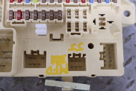 02-05 Ford Thunderbird Interior Cabin Fuse Relay Junction Box (3W6T-14A067-AA)