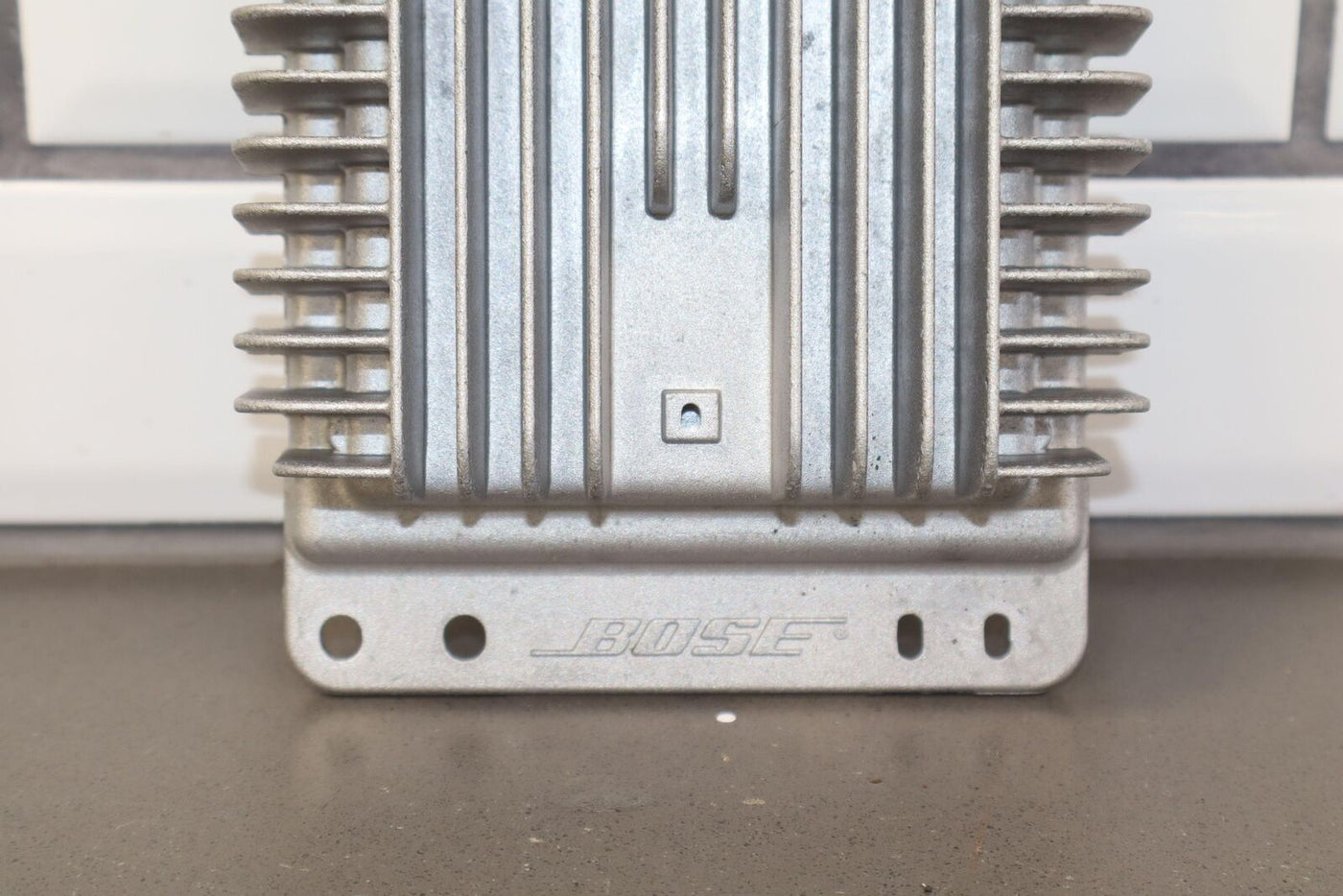 05-07 Hummer H2 SUV Bose Radio Amplifier OEM 10396940