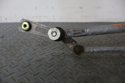 03-07 Hummer H2 Windshield Wiper Transmission Linkage W/ Motor (Tested)