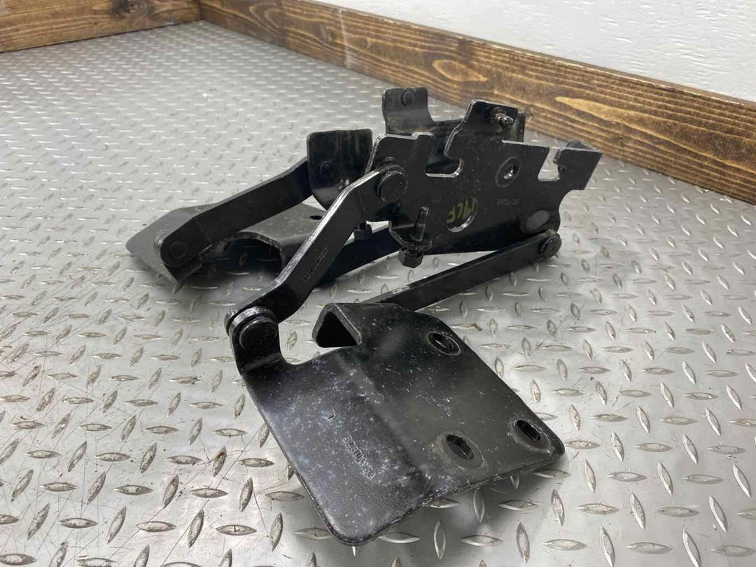 03-06 Chevy SSR Left & Right Pair of Tonneau Cover Hinges (Black 41U)