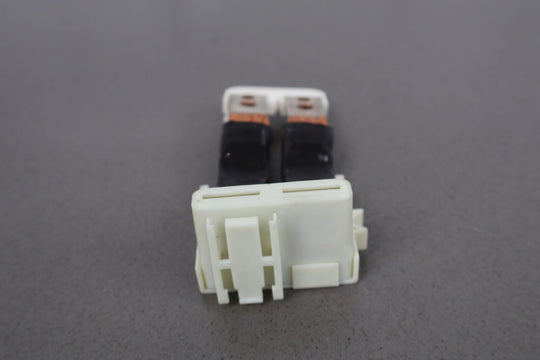 17-19 Tesla Model 3 Battery Fuse Relay Power Conversion Plug (107711410E)