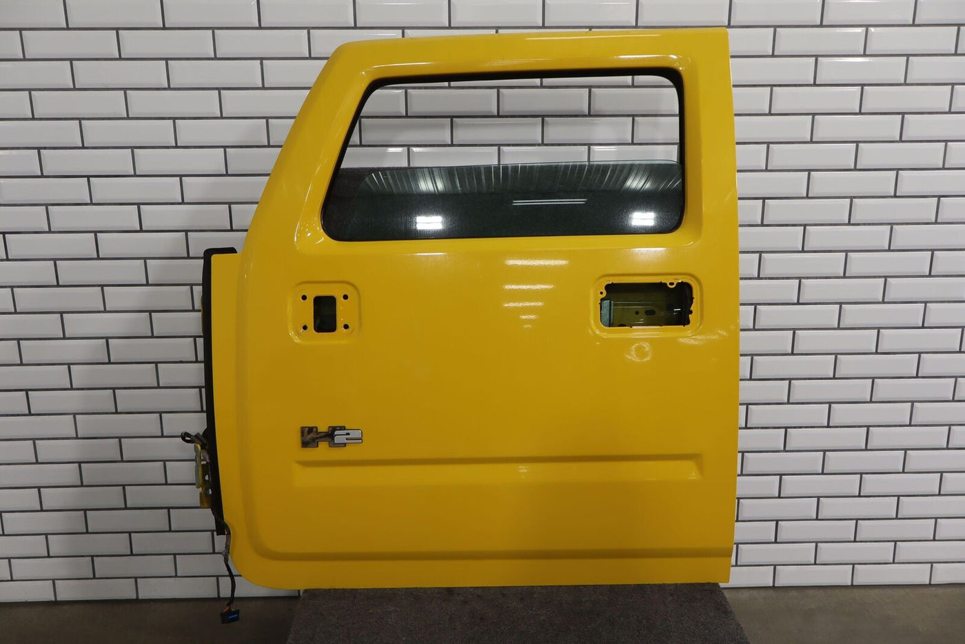 03-09 Hummer H2 Front Left Driver Door Yellow (43U) W/Window *See Photos*