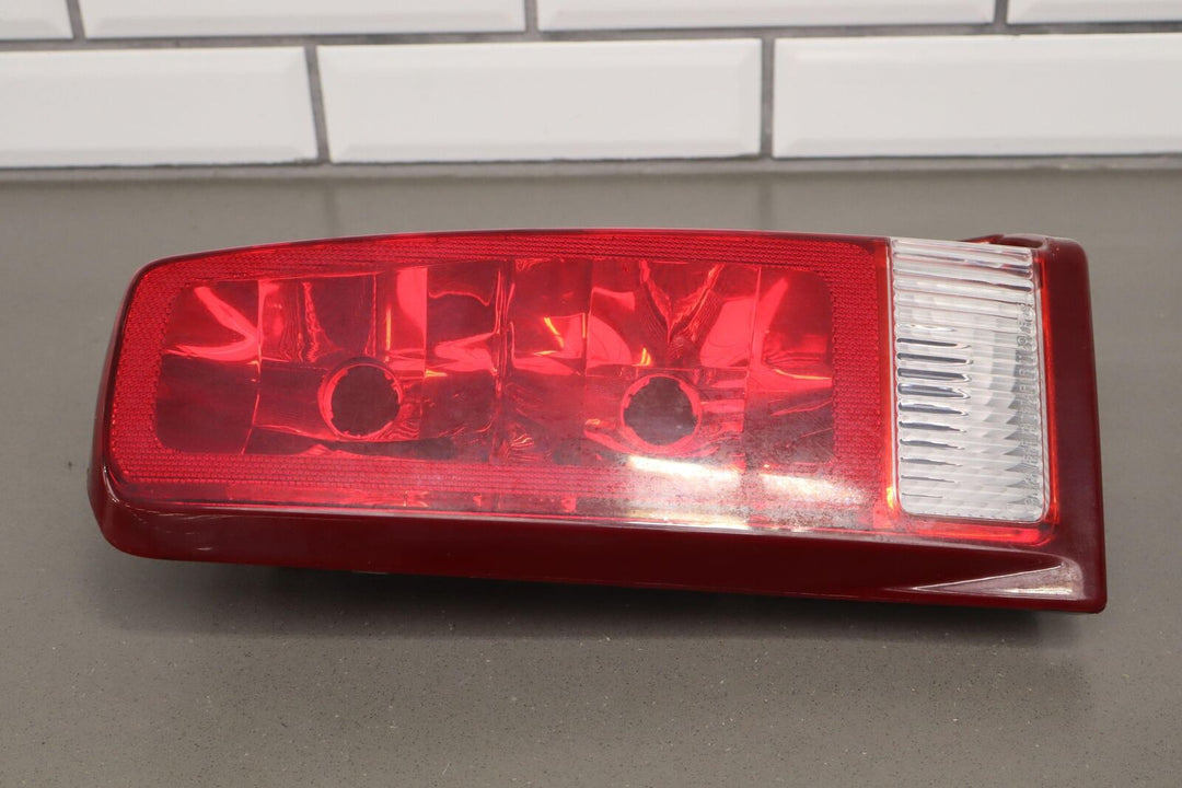 02-06 Cadillac Escalade Passenger Right RH Tail Light Assembly OEM