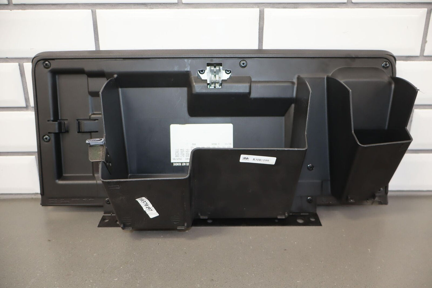 05-07 Hummer H2 OEM Glove Box Door & Surround Ebony (482) See Photos