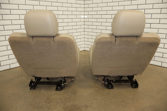 03-06 Chevy Tahoe/ GMC Yukon 2nd Row Bucket Seat Set (Neutral Leather)