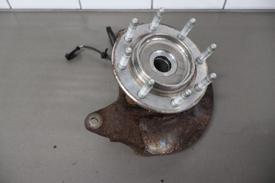 01-06 GMC Sierra 2500HD 4x4 Front Right Spindle Knuckle W/ Hub (140K Miles)