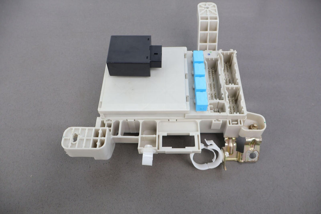 03-09 Lexus GX470 Interior Cabin Fuse Relay Junction Box (4.7L) OEM