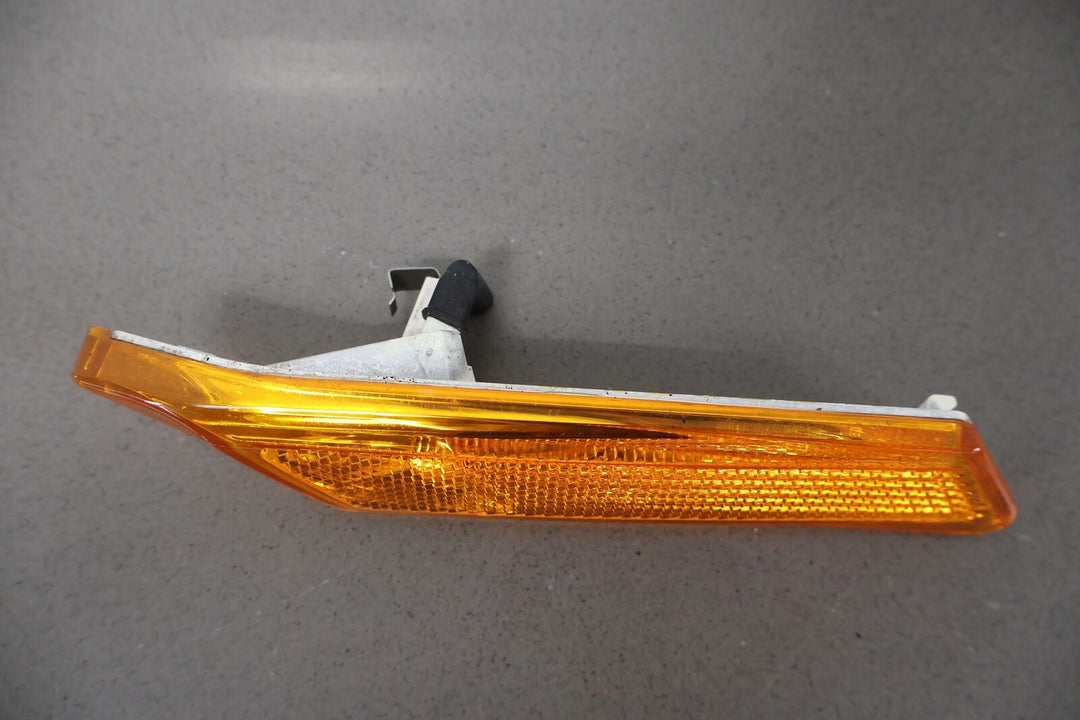 07-09 Porsche 911 997 Targa Coupe Rear Right Bumper Side Marker Light 997631038