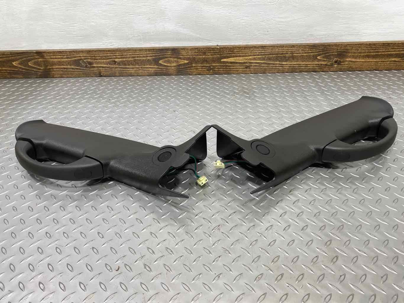 03-07 Hummer H2 Pair LH & RH Interior A-Pillar Trim Panels (Ebony 48i)