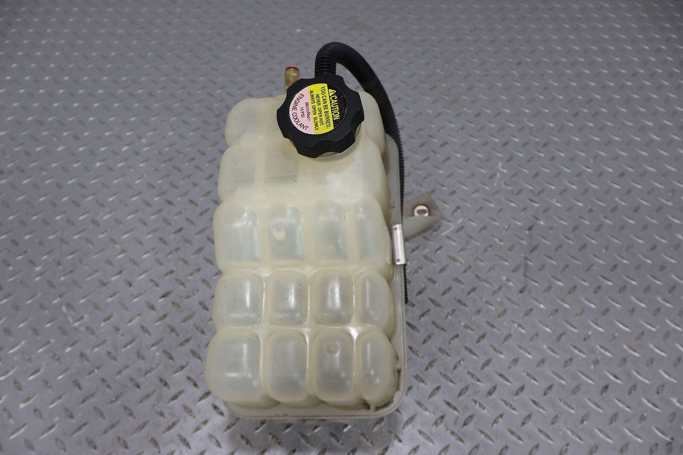 03-09 Hummer H2 Engine Coolant Recovery Bottle Reservoir W/ Cap