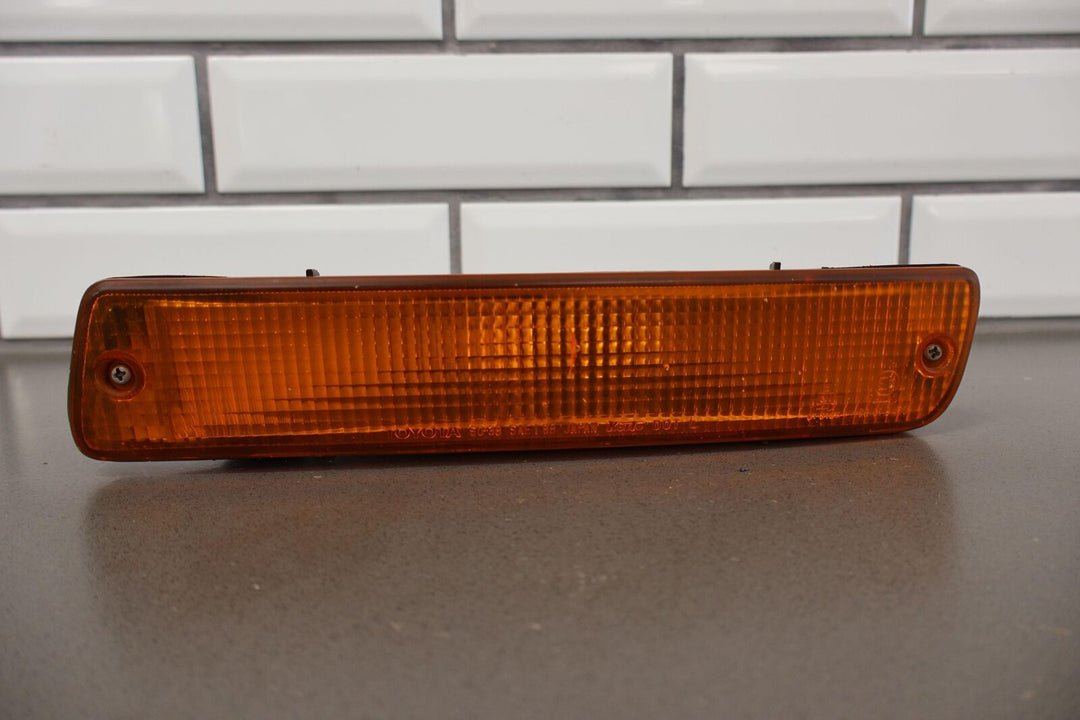 1996-1997 Lexus LX450 Front Left LH Amber Turn Signal Light Lamp (Valance Mount)