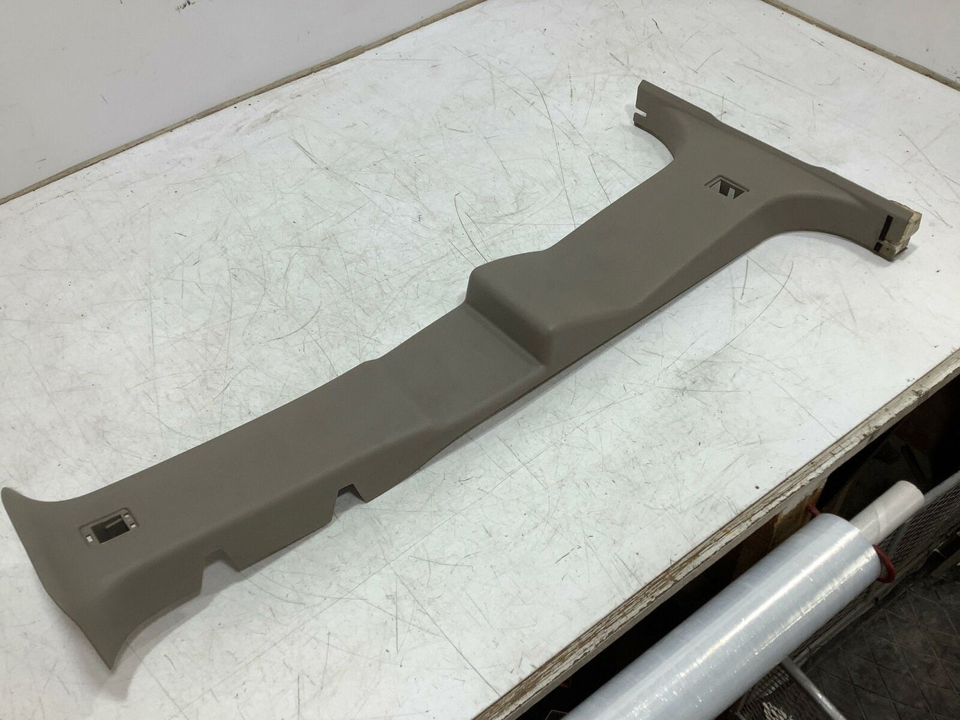 03-07 Hummer H2 Left B Pillar Trim (Light Wheat 50i)