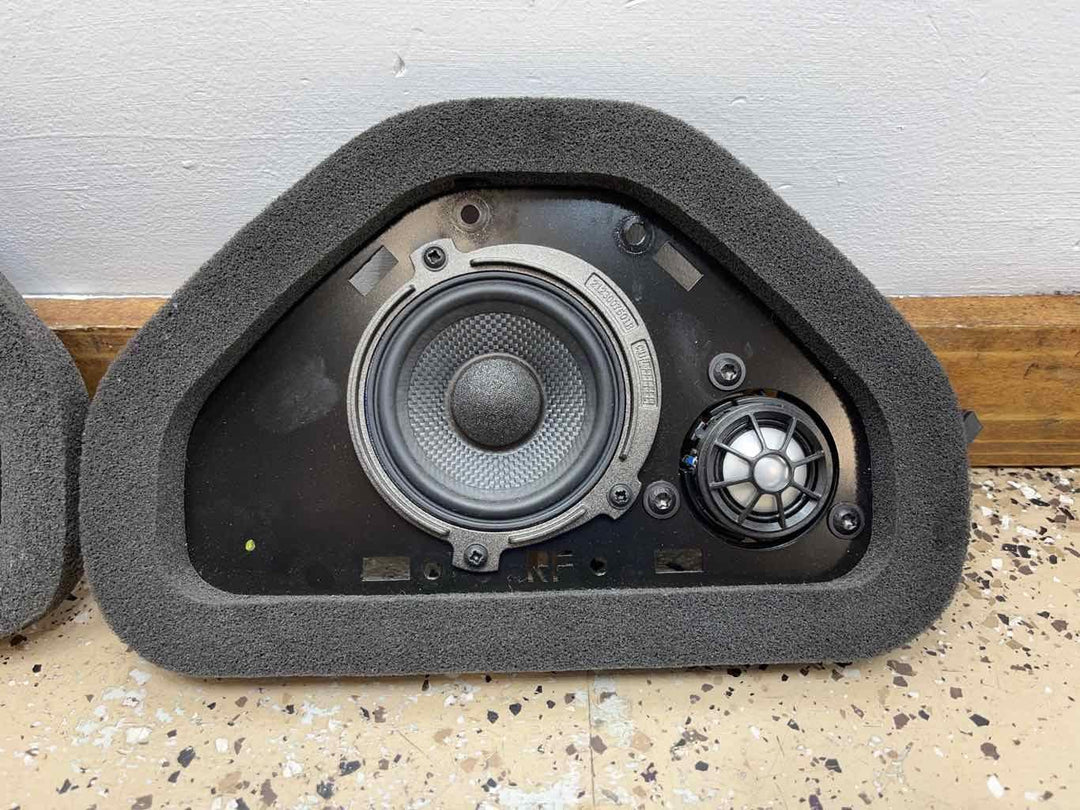 McLaren 570S Spider Pair LH & RH Headrest Speakers OEM (13MA266)