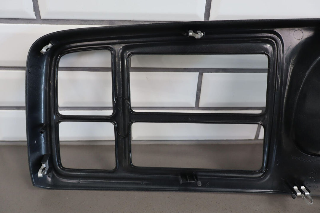 00-02 GMC Yukon / Sierra / Tahoe / Suburban Radio Climate Control Bezel (Shale)