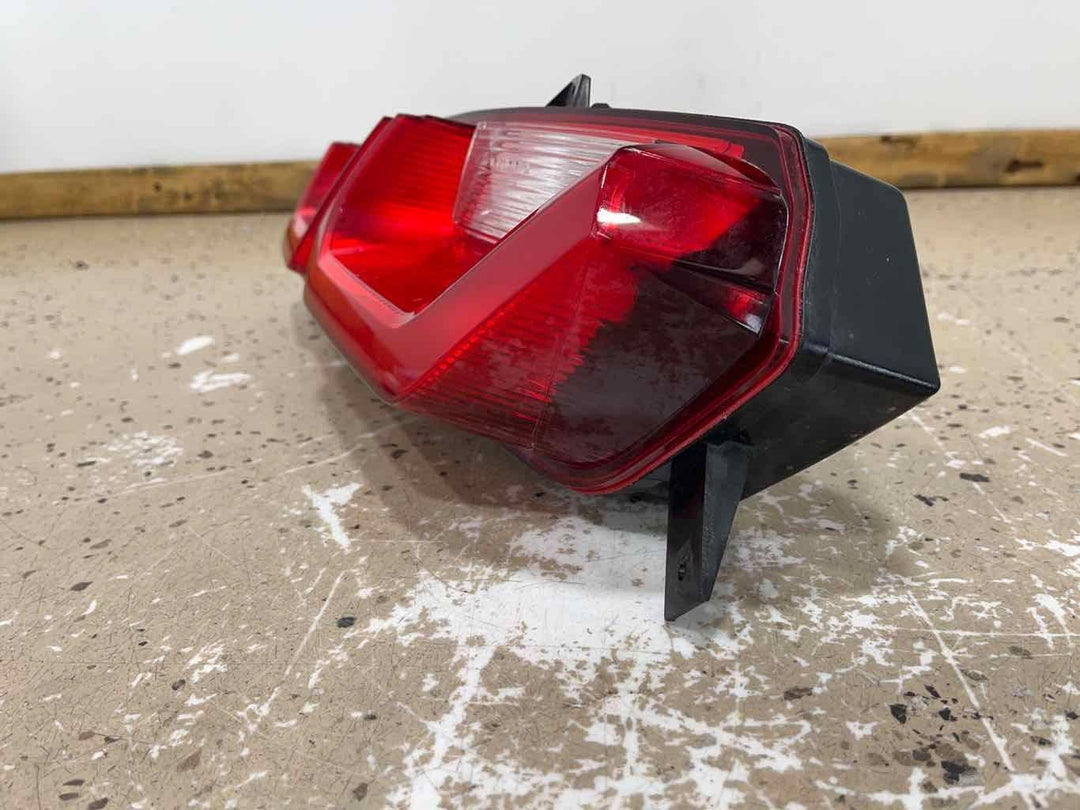 14-19 Chevy Corvette C7 Z51 Right RH Tail Light W/Carbon Fiber Trim (Tested) OEM