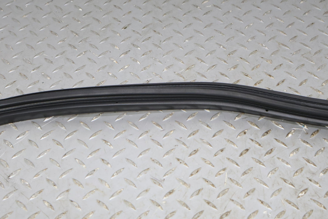 oem 00-06 Honda S2000 Trunk seal